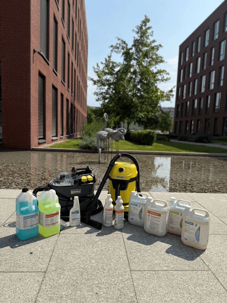 Profesionální čisticí chemie Prochem a Ecolab používaná Cleanárna